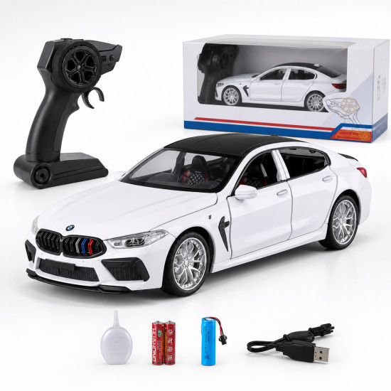 RC BMW M8 Diecast 1:24 с дистанционно и пушещ ефект