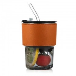 Чаша със сламка