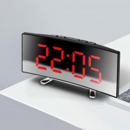 Дигитален часовник с червени цифри