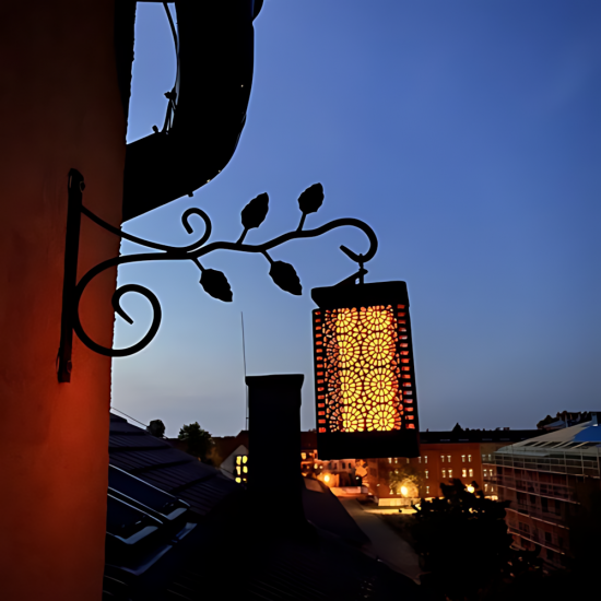 Соларен фенер с ефект на реалистичен пламък