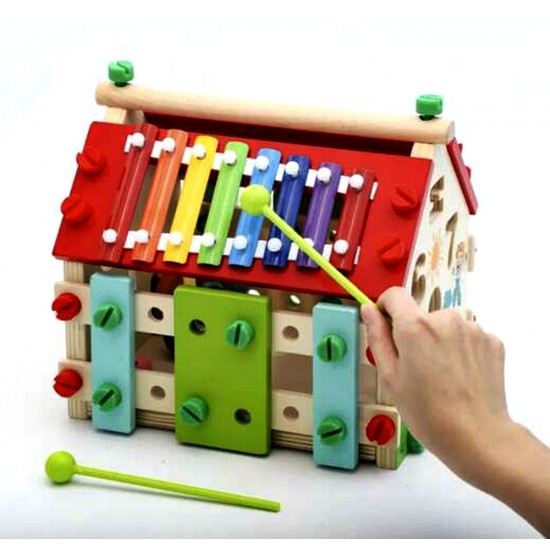 Дървена къща логика с цифри 