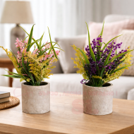 Кашпа с изкуствен букет