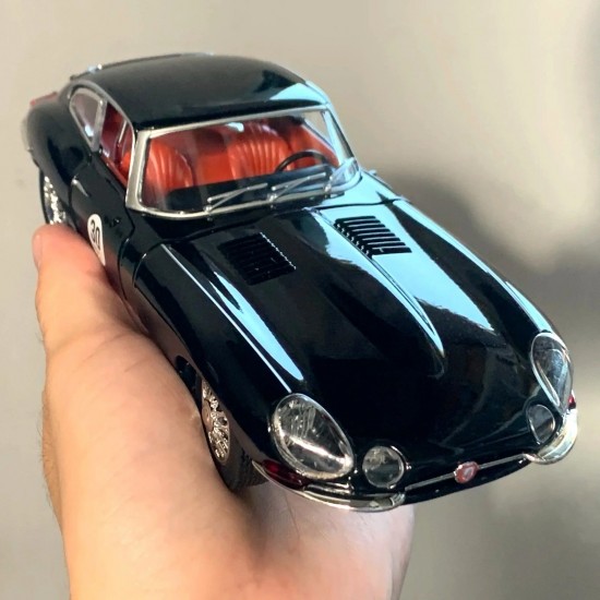 Метален модел Jaguar E-Type Reborn 1961 – Колекционерска реплика 1:24