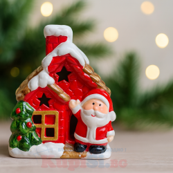 Коледна,керамична,светеща фигурка, Къщичка с елха