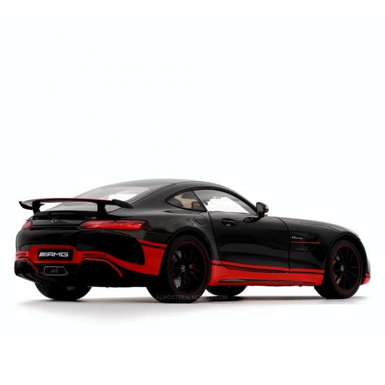 Метална количка 1/18 - Mercedes GTR