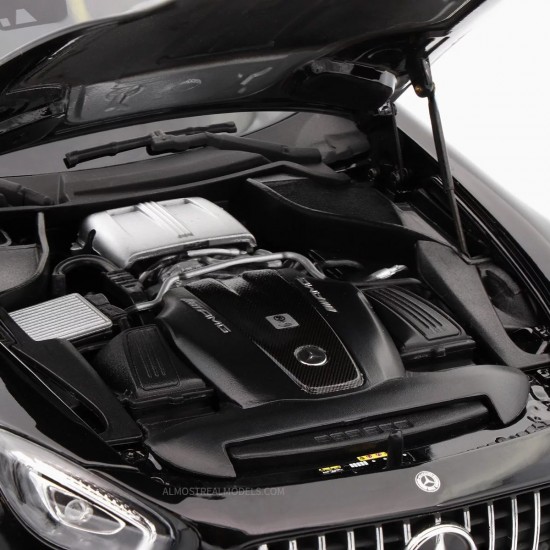 Метална количка 1/18 - Mercedes GTR