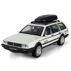 Метална кола Volkswagen Santana 1:32