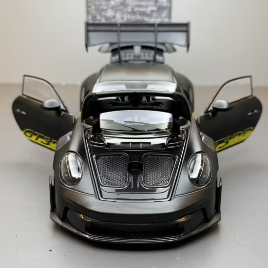 Метална количка Porsche 911 GT3 RS 992 1:24 със светлини и звук