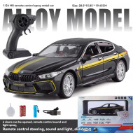 RC BMW M8 Diecast 1:24 с дистанционно и пушещ ефект