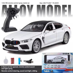 RC BMW M8 Diecast 1:24 с дистанционно и пушещ ефект