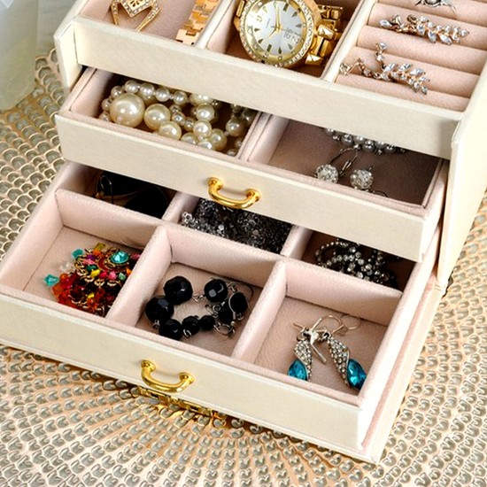 Сатенена Кутия за Бижута BEAUTYLUSHH