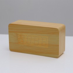 Дървен часовник с дигитален дисплей Дървен часовник с дигитален дисплей