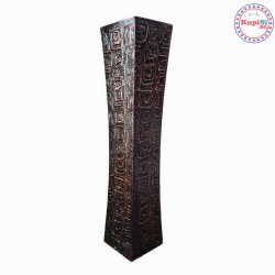 Дървена ваза с релеф