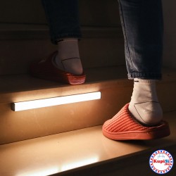 Лампа за гардероб със сензор