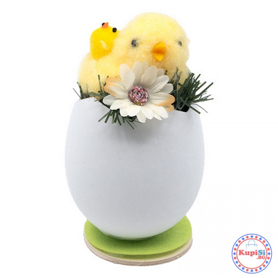 Великденско пиленце в яйце