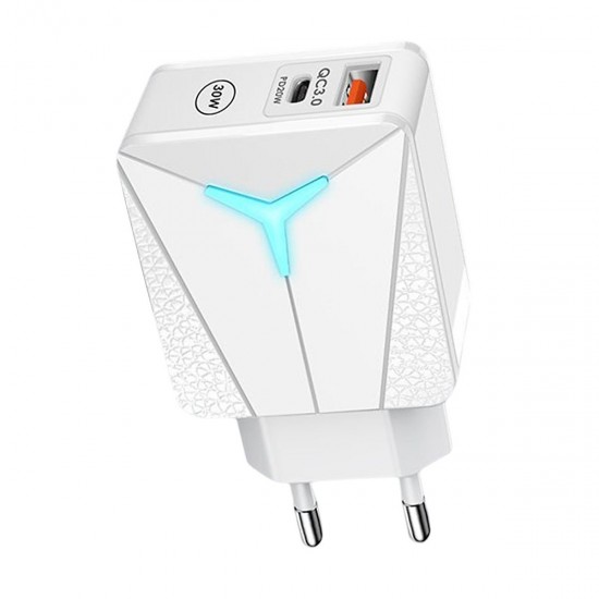 Адаптер за зареждане с USB и Type C портове Адаптер за зареждане с USB и Type C портове