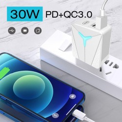 Адаптер за зареждане с USB и Type C портове Адаптер за зареждане с USB и Type C портове
