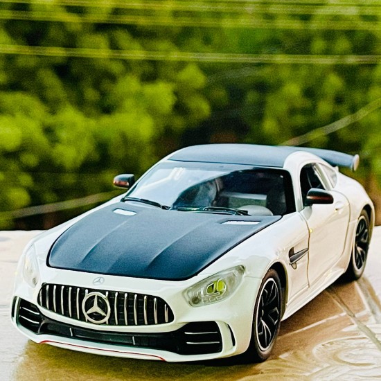 Метална кола Mercedes GTR, 1:24, 3 цвята