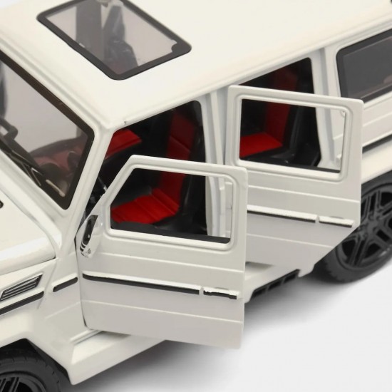 Метална кола Mercedes G-Class 1:24, Бяла