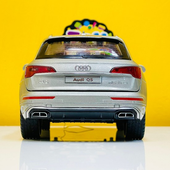 Метална кола AUDI Q5, 1:24, 4 цвята