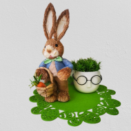 Декоративен великденски заек с кошница
