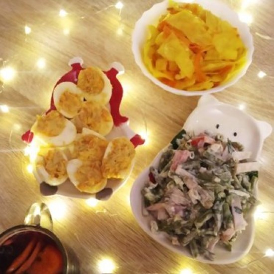 Коледна чиния с бяла мечка