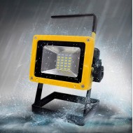 Преносим акумулаторен LED прожектор 100w