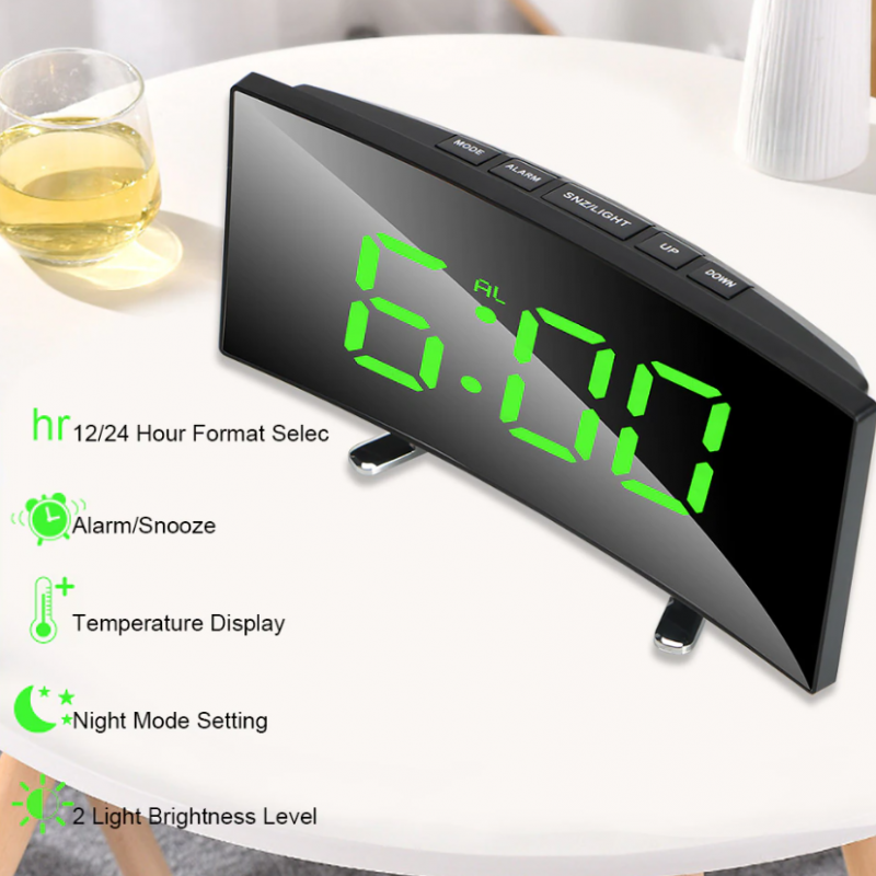 Огледален LED часовник със зелени цифри