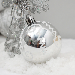 Коледни топки за украса сребърни