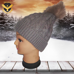 Зимна дамска шапка сива