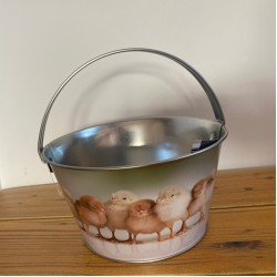 Метална Великденска кошница с пиленца