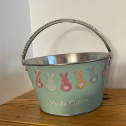 Метална Великденска кошница със Зайчета