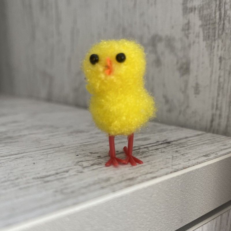 Малко декоративно Великденско пиленце