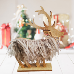 Дървен Коледен елен с козина