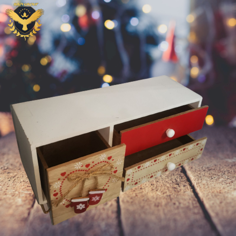Дървена Коледна кутия с чекмеджета