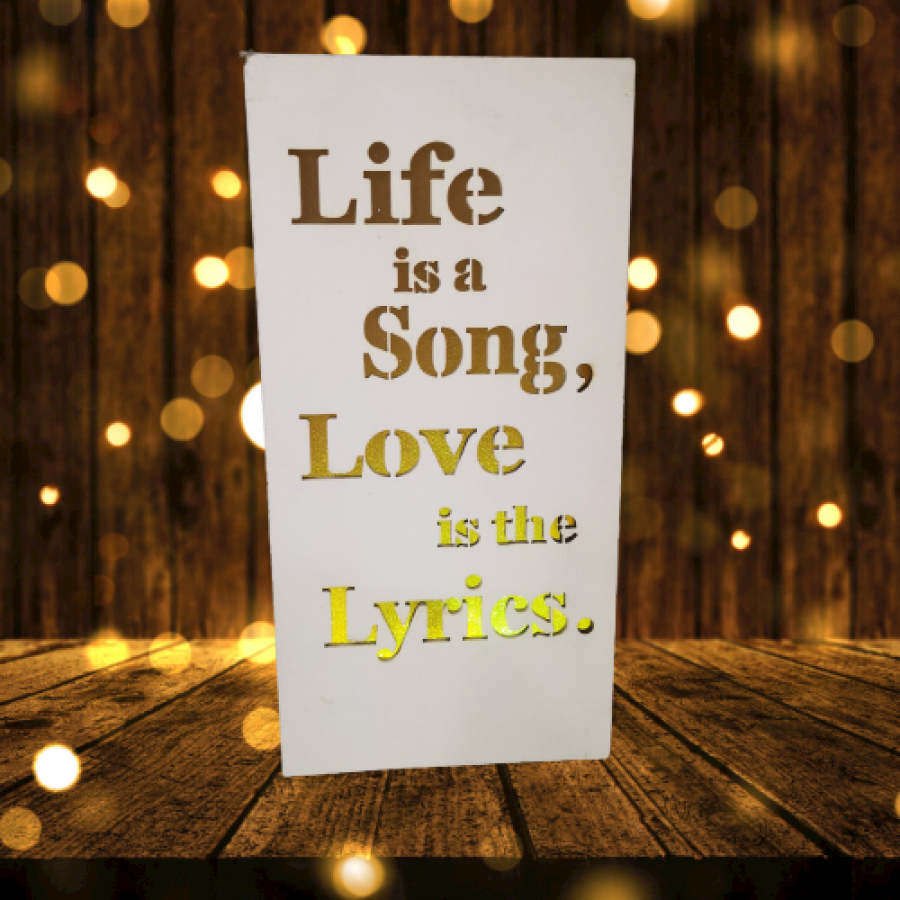 Светеща кутия Life is a song, love is the lyrics