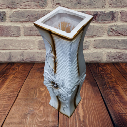 Голяма керамична ваза