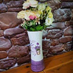 Керамична ваза с лавандула