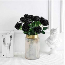 Букет черни рози