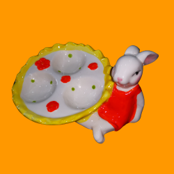 Порцеланова поставка за Великденски яйца