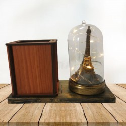 Светещ моливник с поставка за снимка