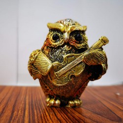 Сувенир сова с китара