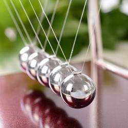 Аксесоар за бюро Перпетуум мобиле "Люлката на Нютон"