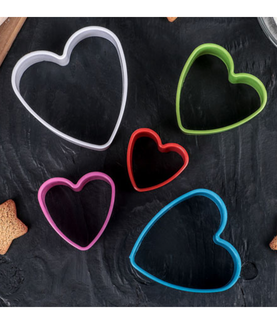 Комплект пластмасови форми за сладки "Сърца" 
