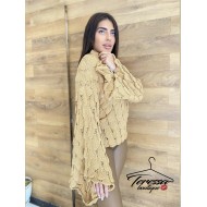 Елегантен плетен пуловер в телесен цвят