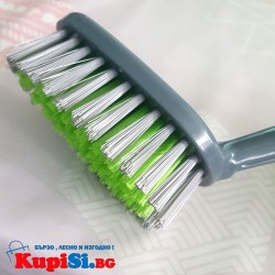 Четка за почистване на баня  Четка за почистване на баня