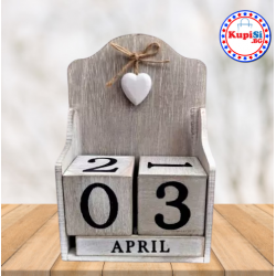 Дървен вечен календар със сърце