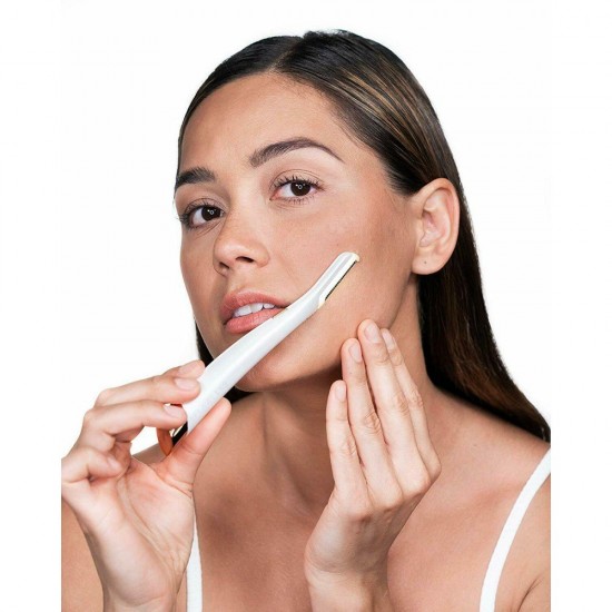 Flawless Dermaplane Glo мини тример за обезкосмяване със светлина