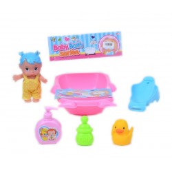 Бебе във вана с пате и шише