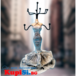 Поставка за бижута с форма на  Рокля